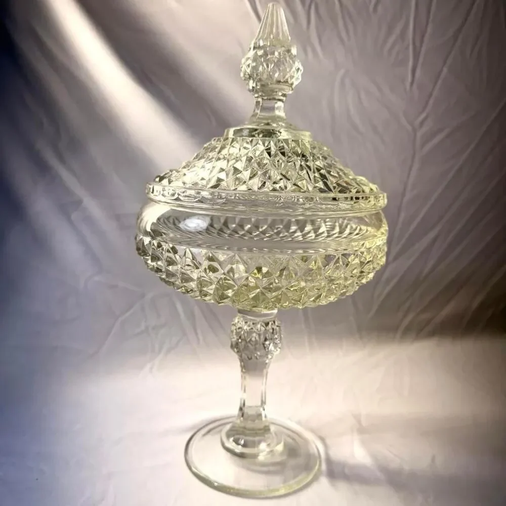 Unbranded White and Silver Dinnerware